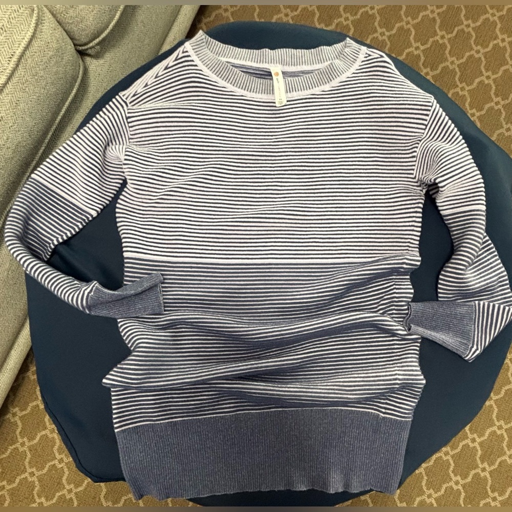 DAILY PRACTICE Anthropologie Blue White Striped Sweater Falls Below Hip Size XS